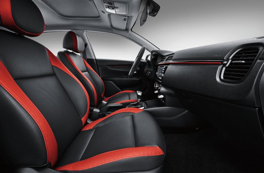 Интерьер Kia KX Cross 2017 года  (фото 3 из 4)